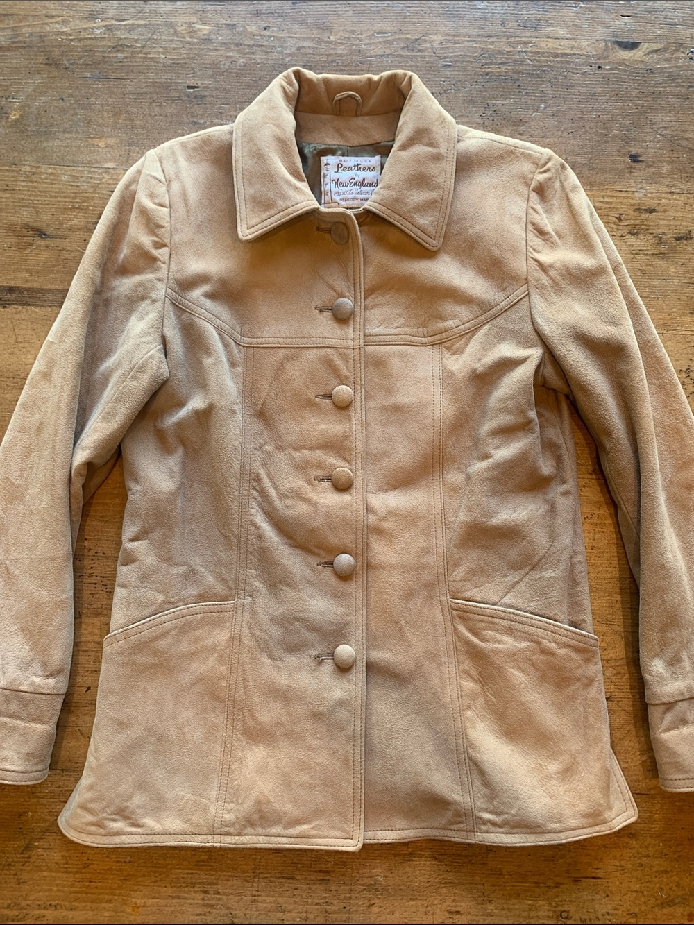 Vintage Women's Suede Button-Front Jacket in Camel - Picture 11 of 16